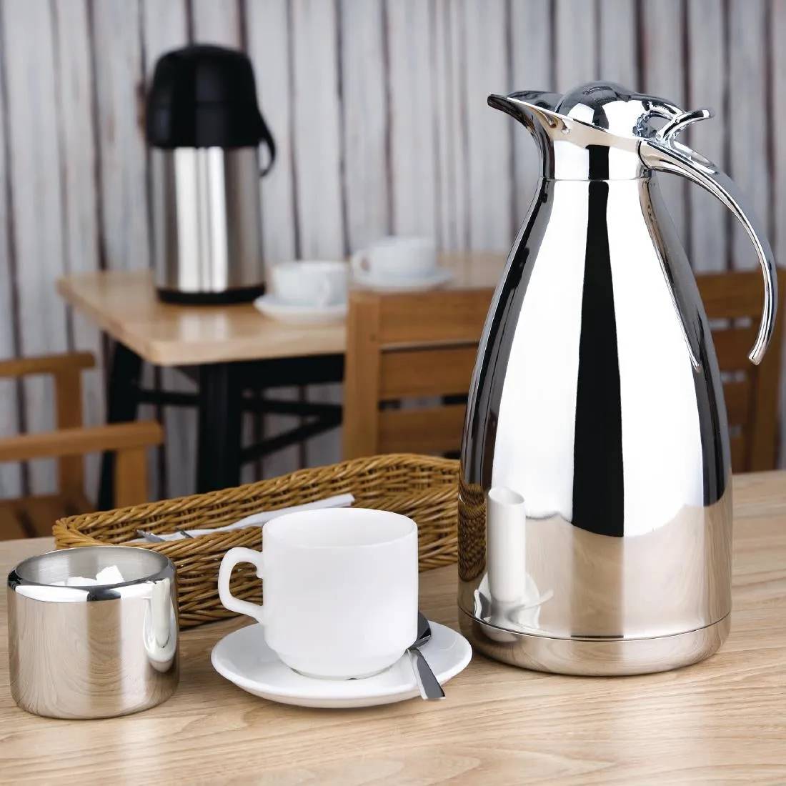 DL169 Olympia Vacuum Jug Polished 2Ltr